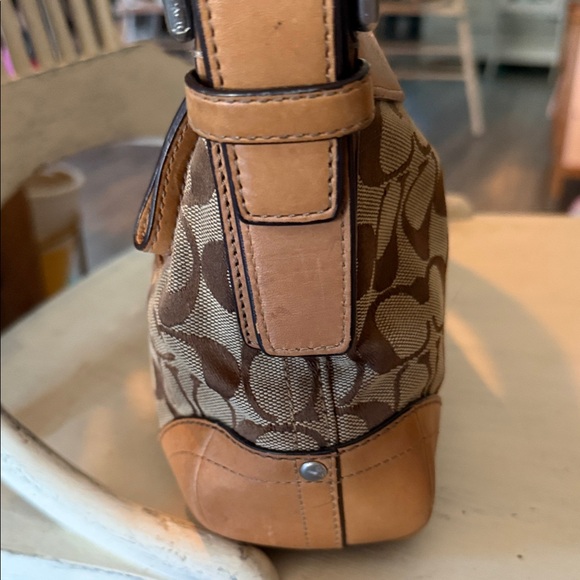 Coach Tan and Brown Signature Shoulder Bag Y2K - Picture 8 of 16